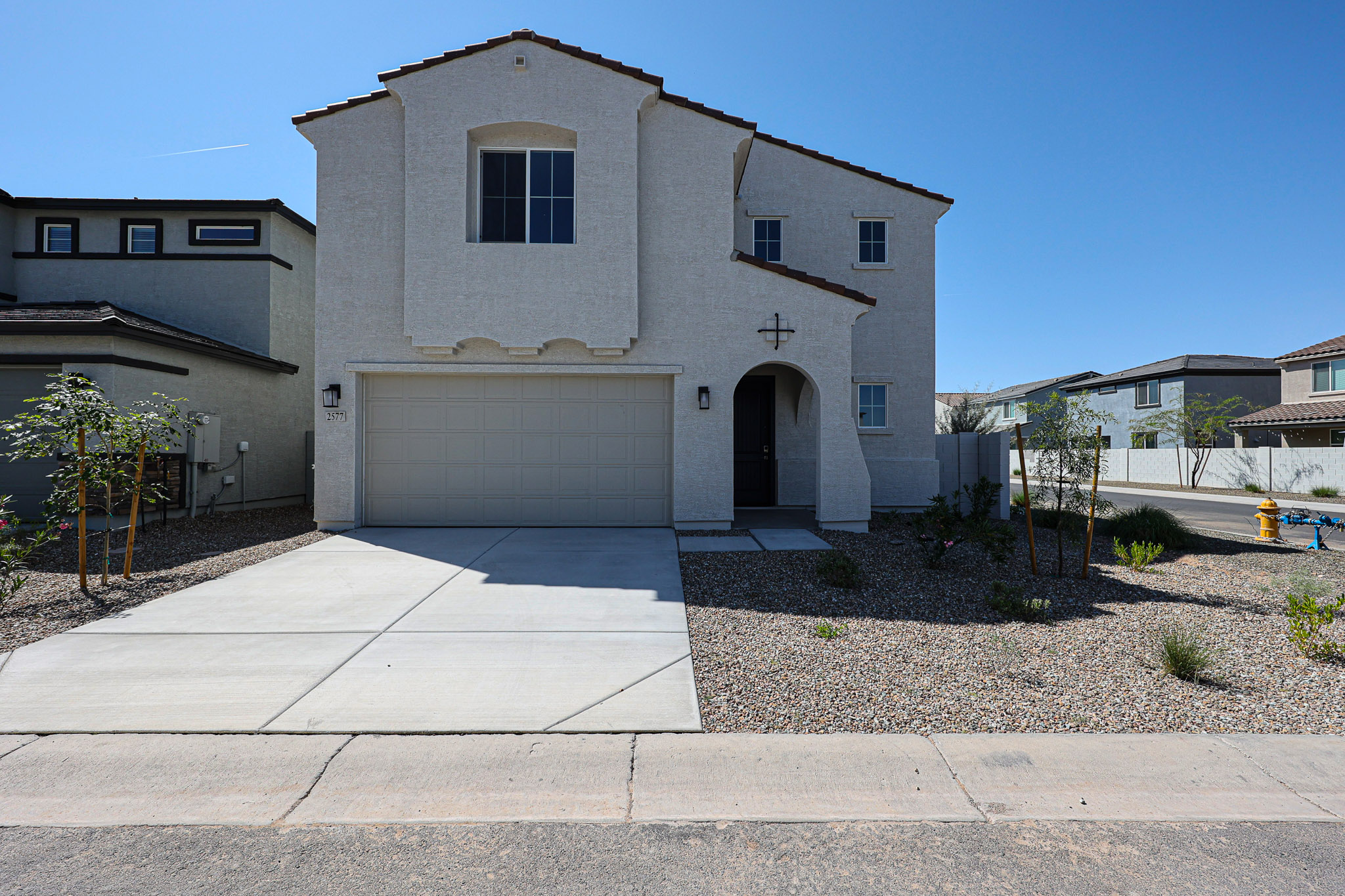 0156 2577 E DUTCHMANS TRAIL AVE