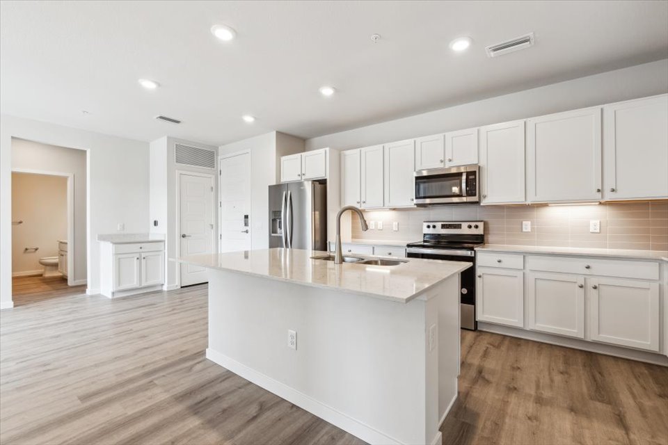 2209 485 Interlocken Blvd., #209
