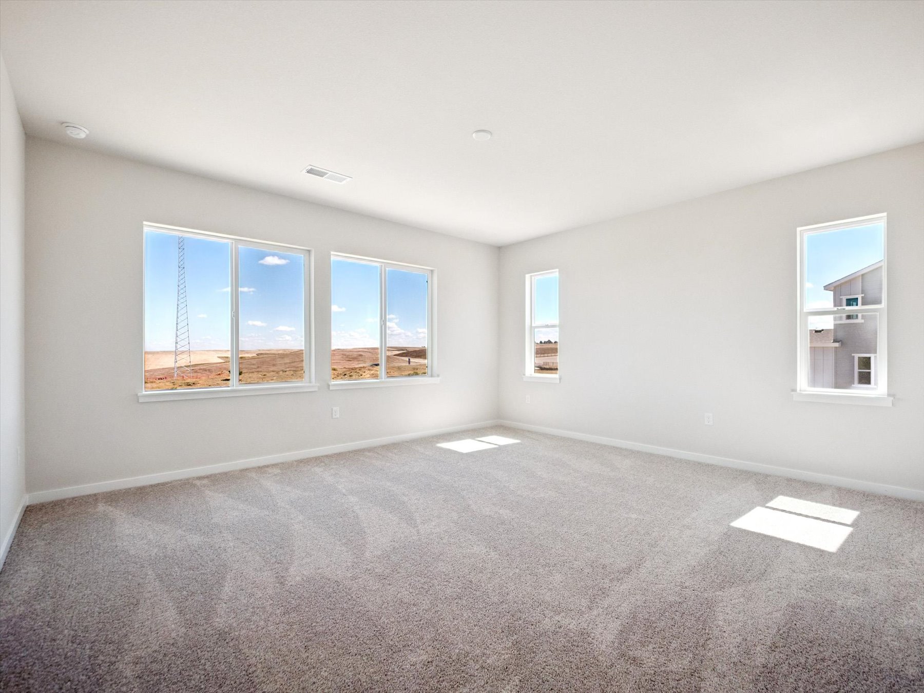 A room with windows.